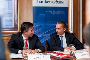 Präsident Robert Zadrazil, GS Dr. Gerald Resch  | © Bankenverband | Foto: Nick Albert