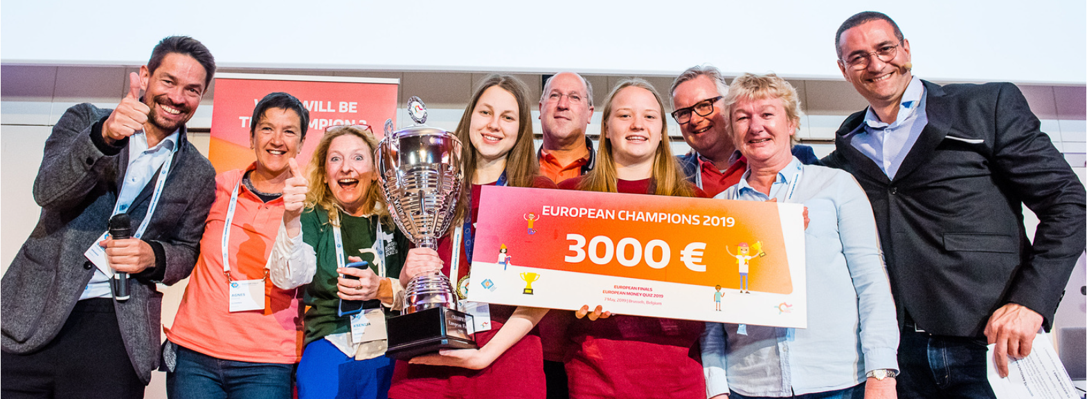 Das Team des EBF und Kahoot! gemeinsam mit dem Gewinnerteam aus Slowenien | © Bernard De Keyzer