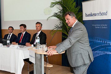 Juryvorsitzender Univ.-Prof. Dr. Martin Winner  | © Bankenverband | Foto: Nick Albert
